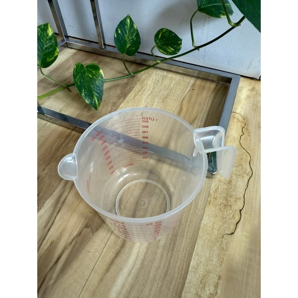 Target 4 cups / 1 liter plastic measuring cup